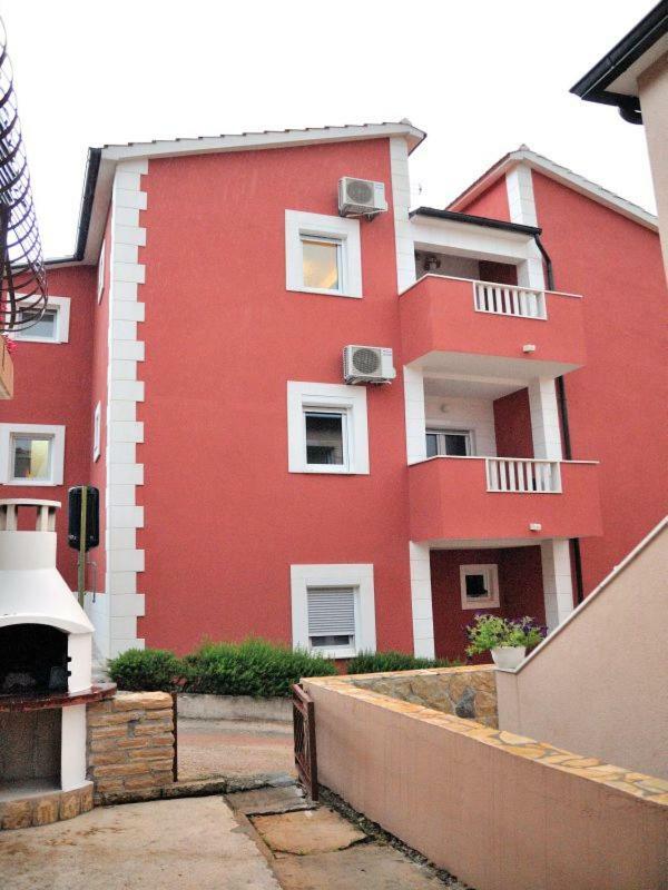 Apartments Mira Rogoznica  Bagian luar foto