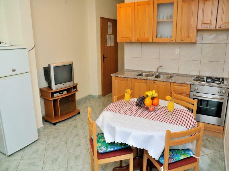Apartments Mira Rogoznica  Bagian luar foto