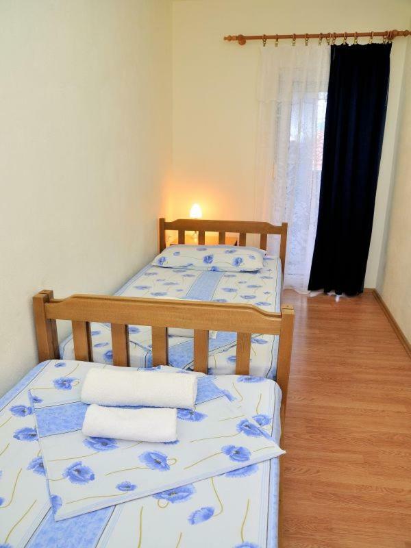 Apartments Mira Rogoznica  Bagian luar foto