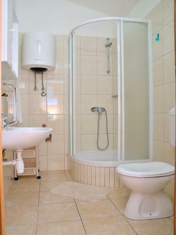 Apartments Mira Rogoznica  Bagian luar foto
