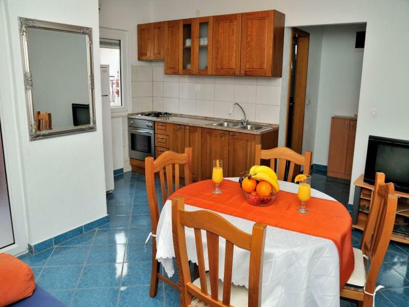 Apartments Mira Rogoznica  Bagian luar foto