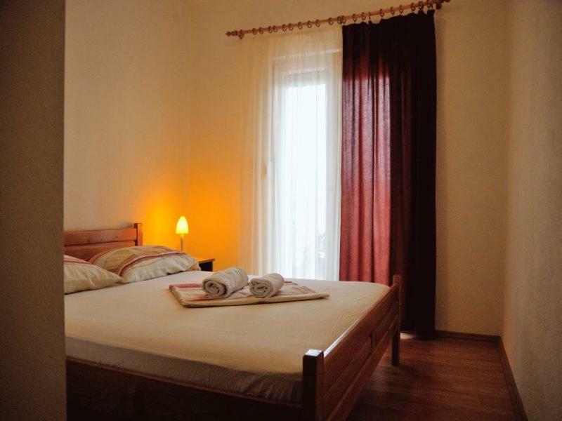 Apartments Mira Rogoznica  Bagian luar foto