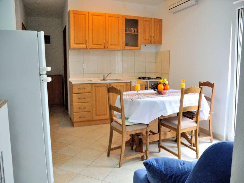 Apartments Mira Rogoznica  Bagian luar foto